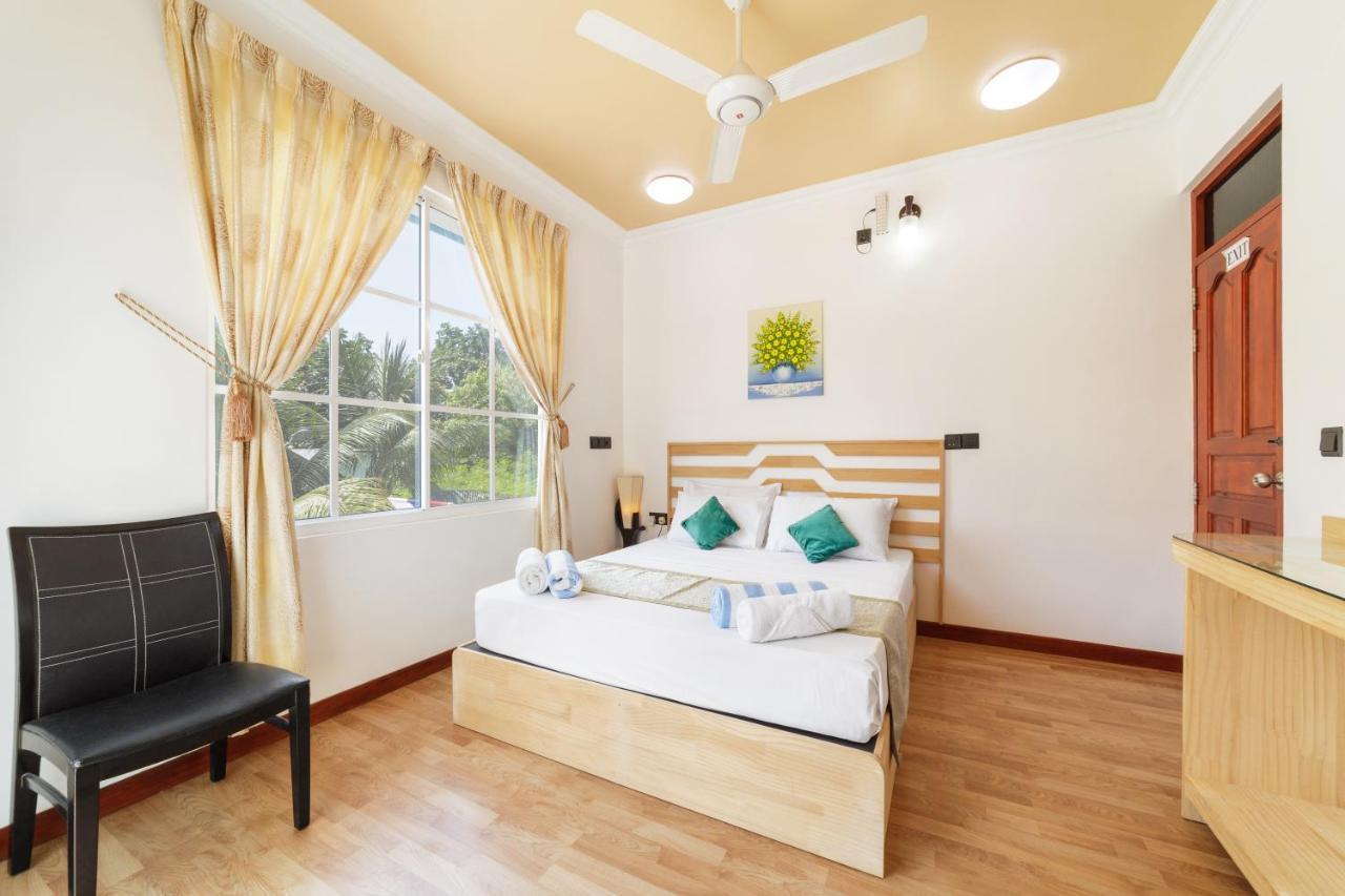 Sevinex Inn Feridhoo Bagian luar foto