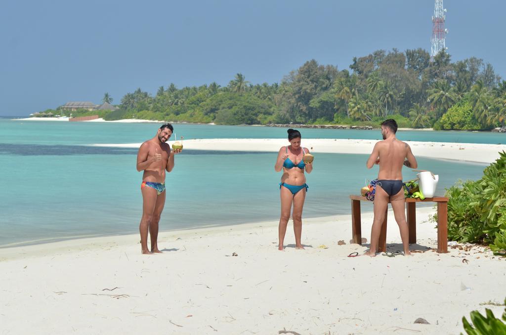 Sevinex Inn Feridhoo Bagian luar foto